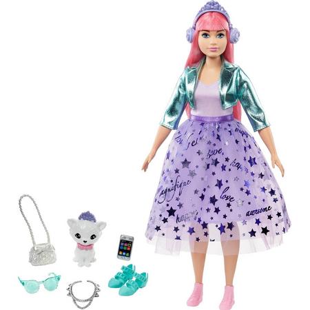 Barbie Princess Adventure Daisy Pop in Prinsessenoutfit (ruim 30 cm) met Huisdier, voor Kinderen van 3 - 7 Jaar