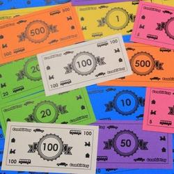Set speelgeld voor Monopoly, spelletjes of andere bordspellen, bestaande uit 210 biljetten in verschillende waarden