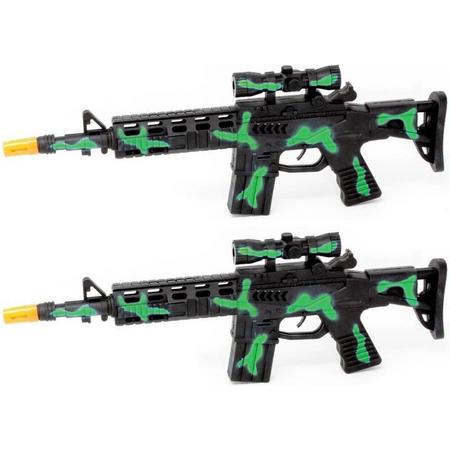2x stuks kinder speelgoed verkleedwapen/machinegeweer soldaten/leger met licht en geluid 40 cm groen - Nep geweren/wapens