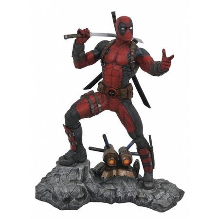 Marvel Premier Collection: Deadpool Resin Statue