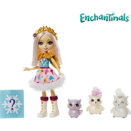 Enchantimals familie speelgoedset, Odele Uil pop (15 cm) met 3 uilenvriendjes en verrassingszakje