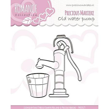 Die - Precious Marieke - Romance - Old water pump