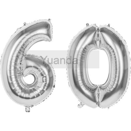 60 Jaar Folie Ballonnen Zilver- Happy Birthday - Foil Balloon - Versiering - Verjaardag - Man / Vrouw - Feest - Inclusief Opblaas Stokje & Clip - XXL - 115 cm