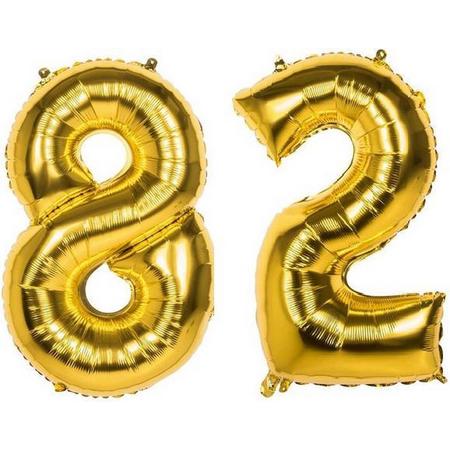 82 Jaar Folie Ballonnen Goud - Happy Birthday - Foil Balloon - Versiering - Verjaardag - Man / Vrouw - Feest - Inclusief Opblaas Stokje & Clip - XXL - 115 cm