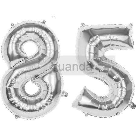 85 Jaar Folie Ballonnen Zilver- Happy Birthday - Foil Balloon - Versiering - Verjaardag - Man / Vrouw - Feest - Inclusief Opblaas Stokje & Clip - XXL - 115 cm