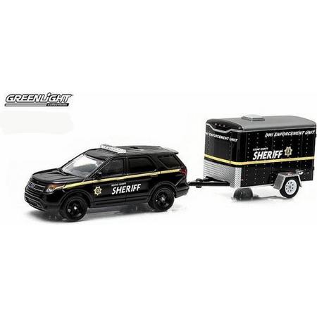 Greenlight - Hitch&Tow - 2014 police / politie Ford Interceptor Utility met trailer
