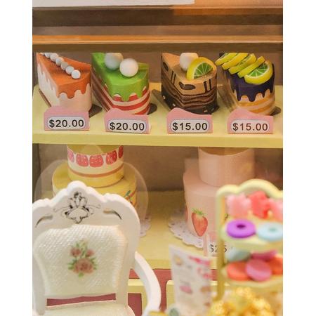 Miniatuur - Sweet Cake Station - met lijm - met stofkap