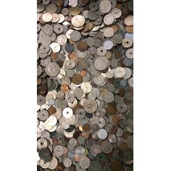 Munten Denemarken - Een halve kilo diverse oude authentieke munten uit Denemarken voor uw munt verzameling, kunstproject, souvenir of als uniek cadeau. Verschillende Deense munten