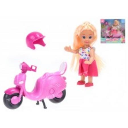 Kleine barbie pop met scooter