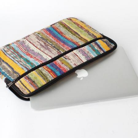 Laptophoes - Geschikt voor een laptop van max. 15,6″ - Fairtrade -  36 x 25 x 3 cm