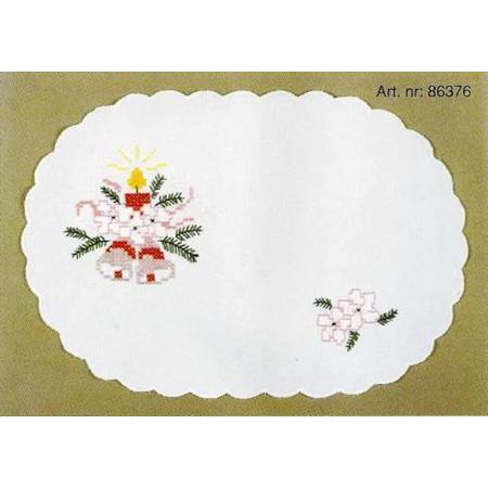 kruissteekkleedje 86376 kaars met bloemen en klokken, wit (4 st.)