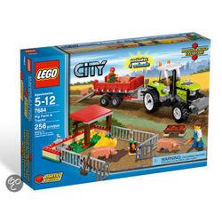 LEGO City Varkensboerderij en tractor - 7684