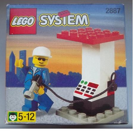 Lego System Petrol Station Attendant and Pump - 2887