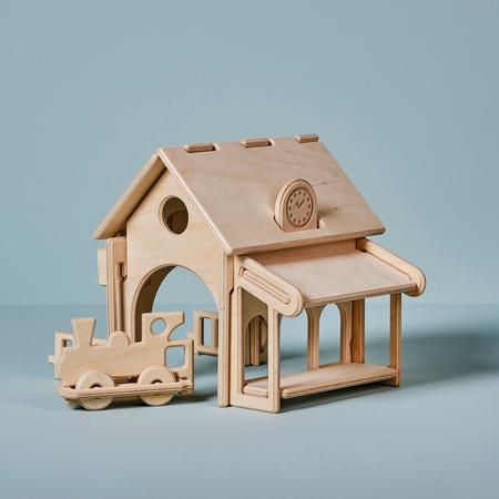 Lovelties - Treinstation - gemaakt in Nederland van duurzaam hout - houten speelgoed trein station -voor kinderen vanaf 3 jaar