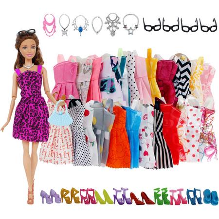 Barbie kleding - Set van 32 items - Poppenkleertjes - Geschikt voor barbie - Jurkjes, kettingen, brillen, schoenen, handtassen - Barbie accessoires - kleding/ kleertjes