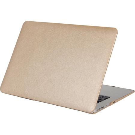 Mobigear Hard Case Silk Texture Goud voor Apple MacBook Air 13 inch