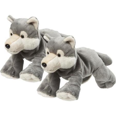 2x stuks pluche knuffel grijze wolf van 22 cm - Wolven speelgoed knuffels artikelen.