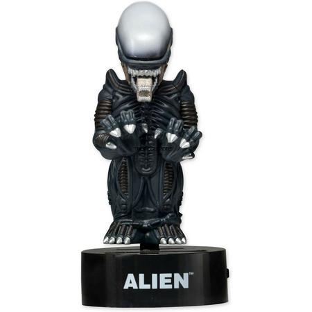 Alien - Body Knocker - Alien op zonne energie - 16cm Merk: Neca
