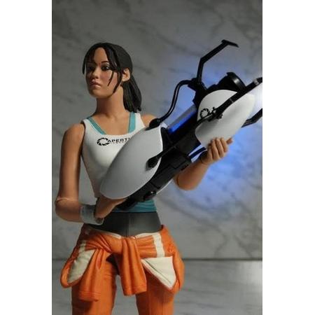 NECA Portal: Chell 7 inch Action Figure with Light-Up ASHPD