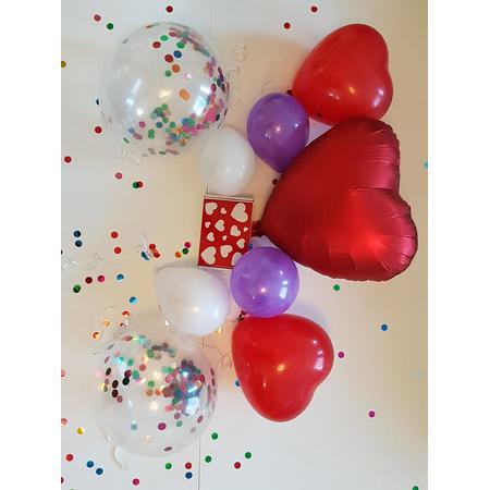 Valentijn ballon pakket in kadodoosje - valentijn giftbox - inclusief zilveren kadozakjes en folie snippers
