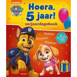 PAW Patrol Hoera, 5 jaar! Verjaardagsboek - jongens & meisjes - doeboek - spelletjesboek