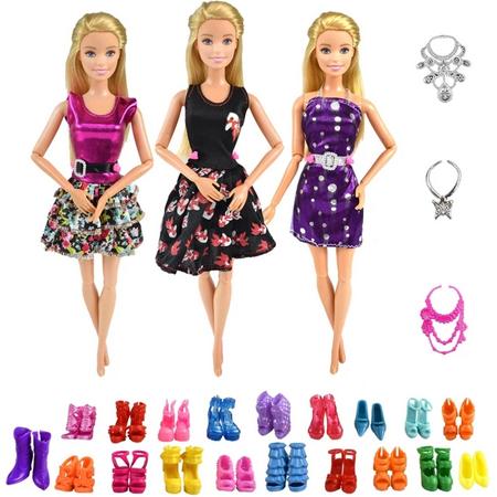 Poppenkleertjes - Geschikt voor Barbie - Set van 9 items - 3 jurkjes, 3 kettingen en 3 paar schoenen - Complete outfit - Modepop - Barbie kleding