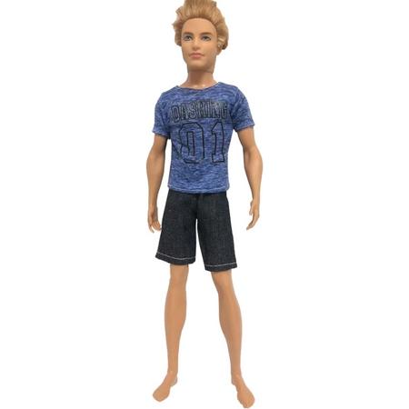 Poppenkleertjes - Geschikt voor Ken - Blauw shirt en korte broek - Complete outfit - Kleding Ken