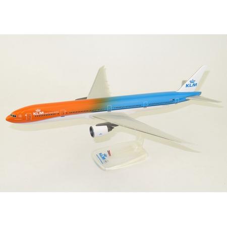 KLM orange livery schaalmodel Boeing vliegtuig 777-300ER schaal 1:200 lengte 38,93cm
