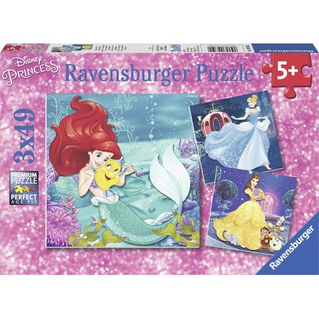 Ravensburger Disney Princess. Avonturen van de prinsessen- Drie puzzels van 49 stukjes - kinderpuzzel