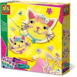   - Borduren op tule - katten thema - borduurringen van echt hout - 4 kleuren borduurgaren - met glitter stickers voor de details