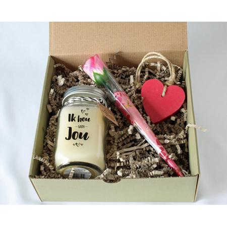 Minibox Ik hou van jou - cadeau liefde - cadeau vriendschap - cadeau vrouw - kaars - zeep