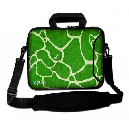 Sleevy 15,6 inch laptoptas groene giraffe print