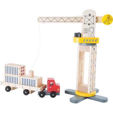 Wooden crane and transporter