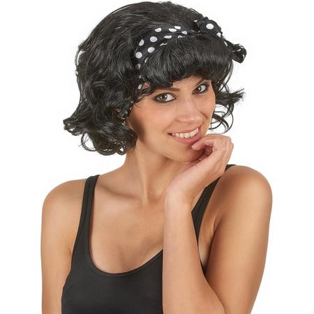 STYLER - Zwarte jaren 50 retro pruik met haarband voor vrouwen - Pruiken