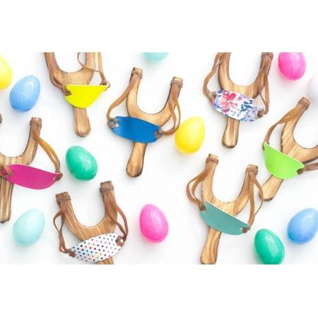The Whimsical Woolies - Katapult met vilten ballen - katapult - slingshot - katapult hout - katapult elastiek - houten speelgoed - katapult speelgoed