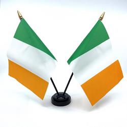Tafelvlag met standaard - Ierland - Vrachtwagen accessoires - 20x14cm - Vrachtwagen Interieur - Auto - Accessoires - Vlaggetje