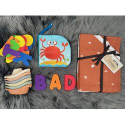 Speelgoed- badspeelgoed - geschenkset - letters en cijfers - bootjes - hydrofiele doek - badboekje -
