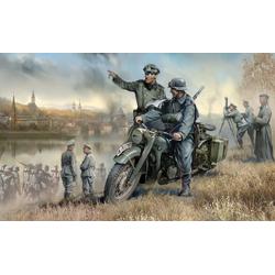 Zvezda German BMW R 12 Heavy Motorcycle with Rider and Officer