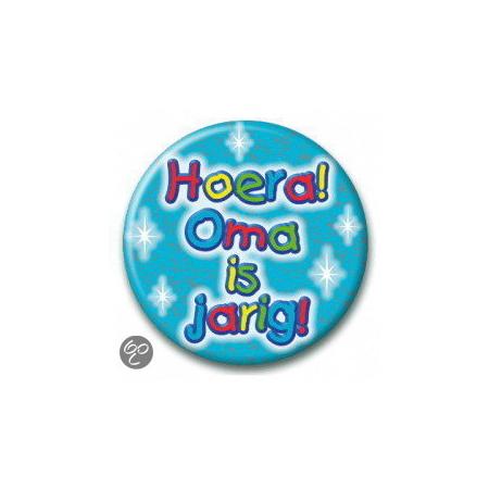 Button - Oma is jarig (55 mm)