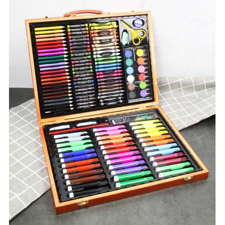Een prachtige kleurset voor kunstenaars met 150 stks van kleurpotloden, aquarellen en potloden.