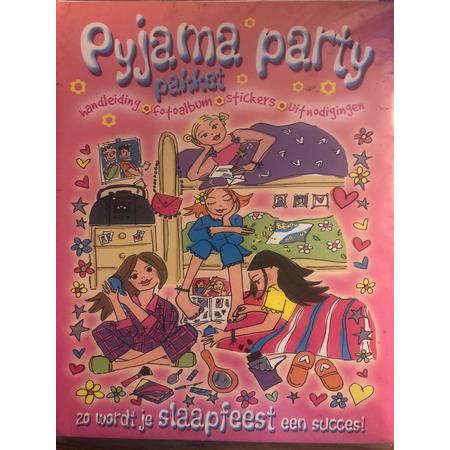 stickerboek pyjama party leuk voor een slaap feestje met uitnodigingen