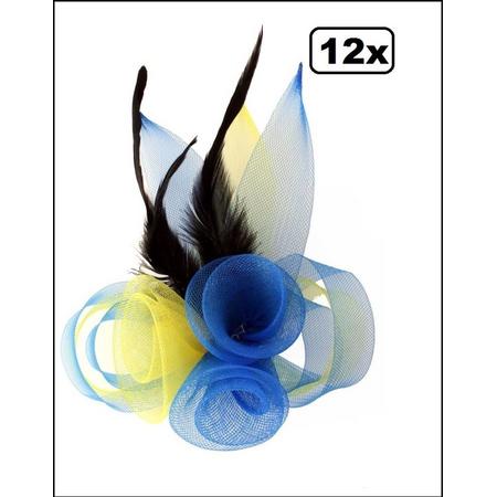 12x Broche tule 3 bloemen met veertjes geel-blauw
