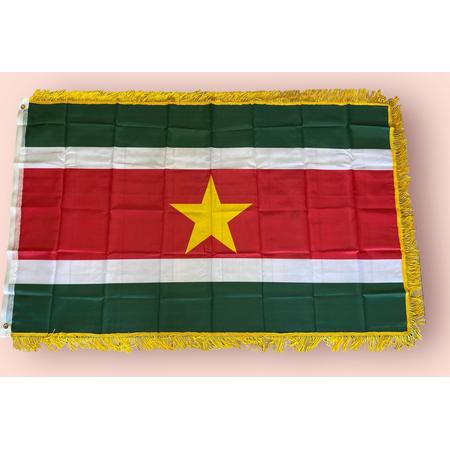 VlagDirect - Luxe Surinaamse vlag - Luxe Suriname vlag - 90 x 150 cm - Franjes.