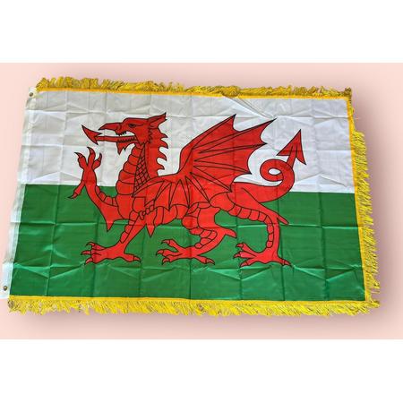 VlagDirect - Luxe Welshe vlag - Luxe Wales vlag - 90 x 150 cm - Franjes.