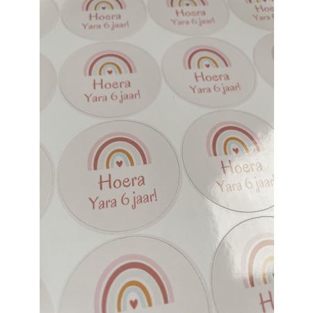 20x regenboog stickers-ballonnen-met-naam-leeftijd-verjaardag-gepersonaliseerd-sluitstickers-kinderfeest-traktatie-uitdelen-uitdeeltraktatie-wensetiket-sluitzegel-rond-40mm-glossy-sticker