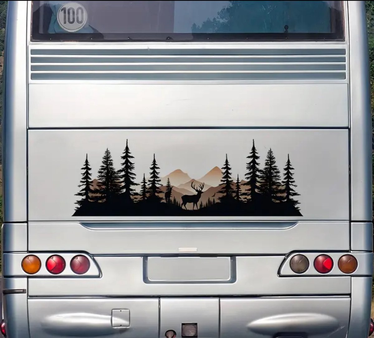 Zelfklevend PVC Muursticker Boslandschap – Waterverf Stijl met Dennenbomen, Herten en Vogels – Semi-Matte Afwerking