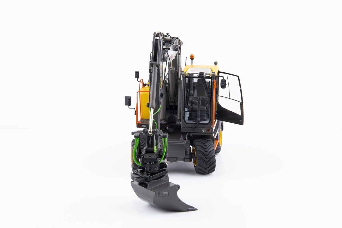 Volvo EWR 150E mobiele graafmachine. Uitvoering met Nokian-banden. Inclusief Steelwrist tiltrotator.