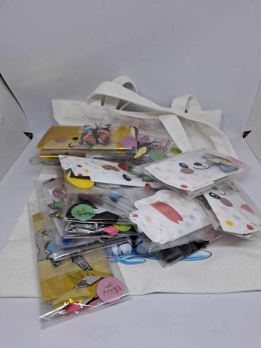 Uitdeel cadeau Tas nr: 2 met 30 zakjes (elk 3 speeltjes) Op=Op - feestje - uitdeel