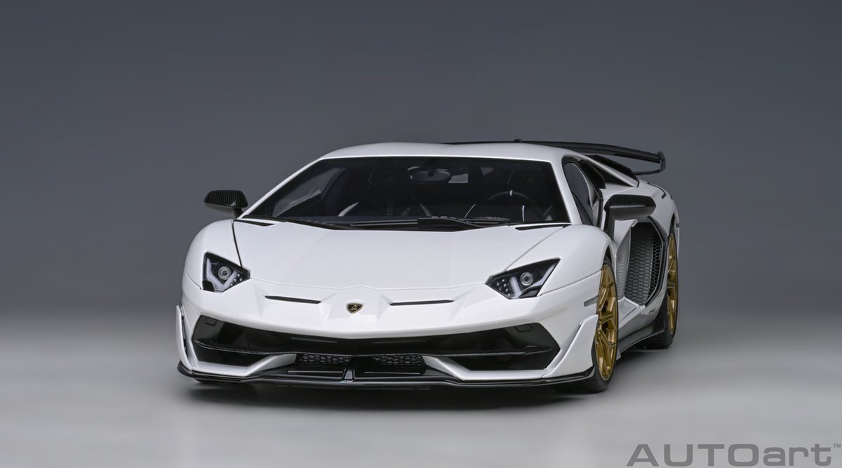 AUTOart 1/18 Lamborghini Aventador SVJ, Bianco Asopa
