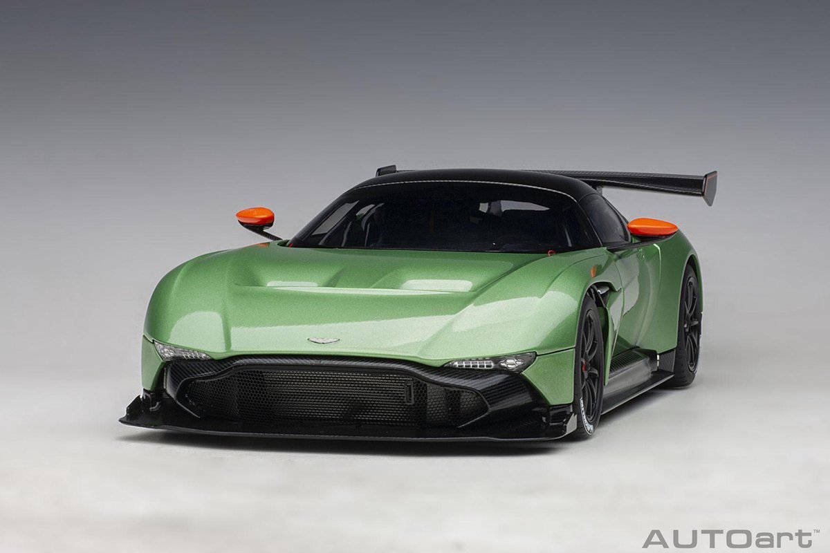 AutoArt 1/18 Aston Martin Vulcan - 2015 